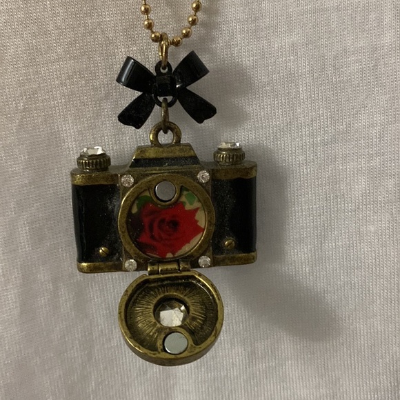 Betsey Johnson Camera Pendant Necklace - Picture 7 of 8